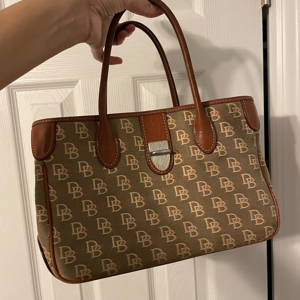 Dooney & Bourke Medium Tote